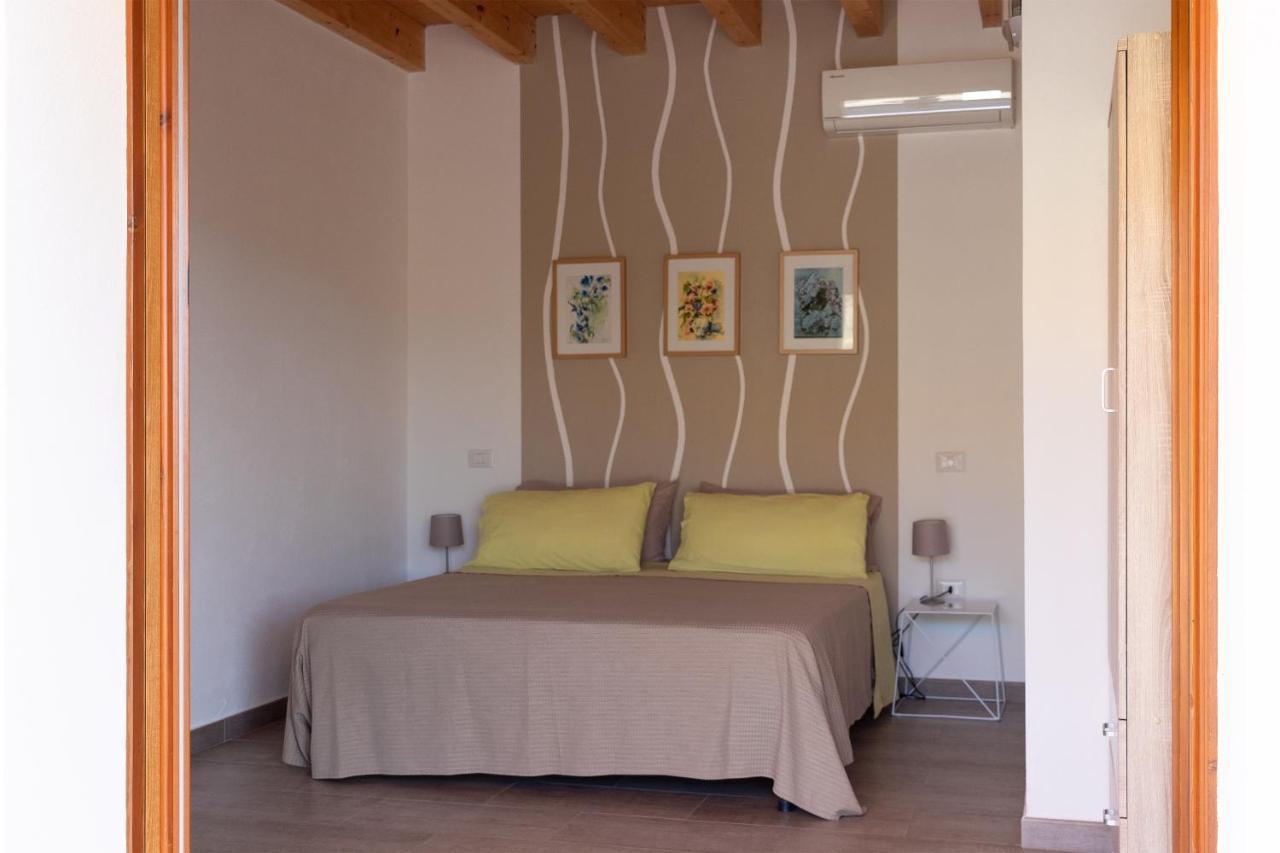 Sa Guardia De Ferricci Bed & Breakfast Solanas  Exterior photo